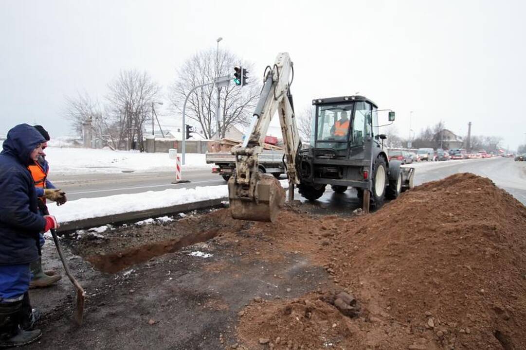 Liepų gatvėje - vandentiekio avarija, apribotas eismas (papildyta)