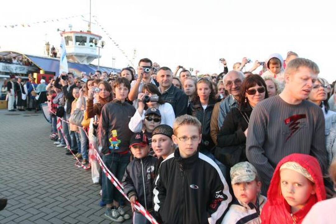 Laivų paradas: fiesta su trenksmais