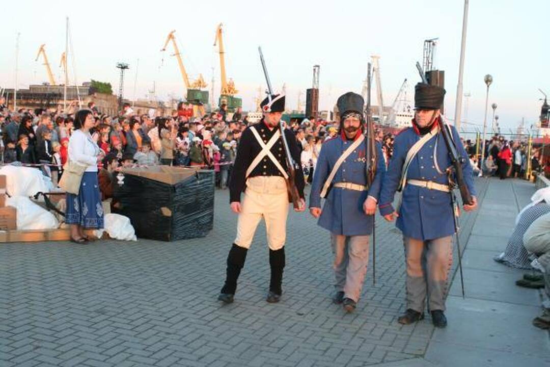 Laivų paradas: fiesta su trenksmais