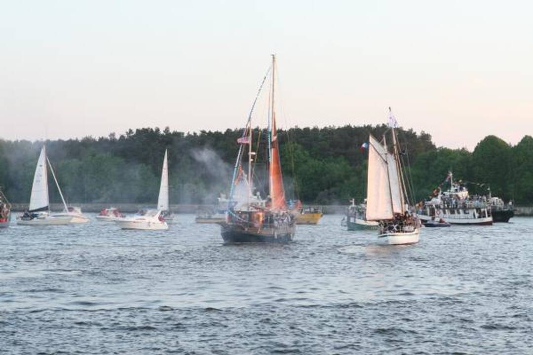 Laivų paradas: fiesta su trenksmais