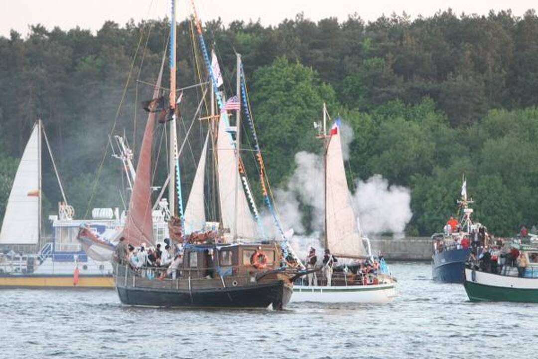 Laivų paradas: fiesta su trenksmais
