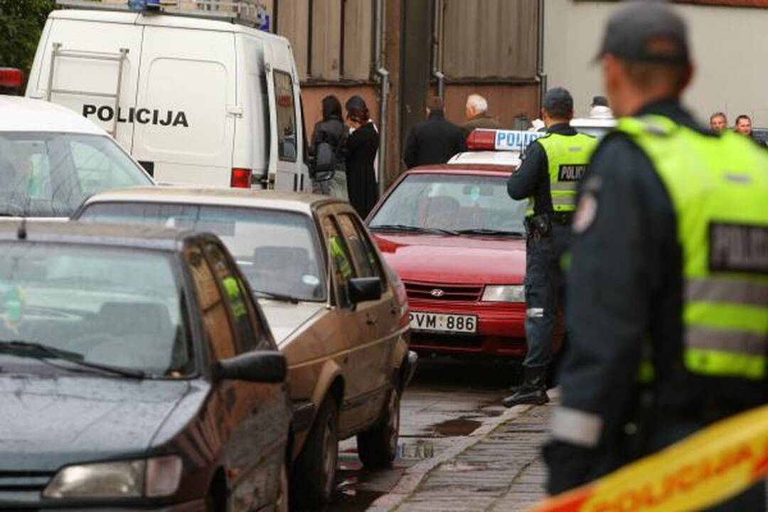 Dviguba žmogžudystė Kaune: įtariamojo automobilis rastas šalia A.Ūso namo 