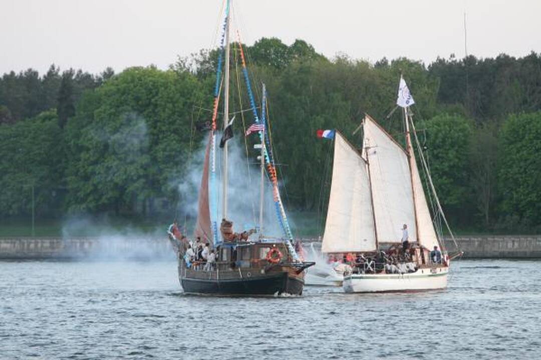 Laivų paradas: fiesta su trenksmais