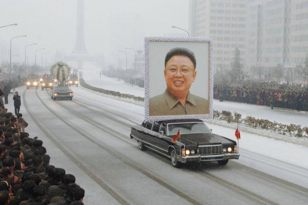 Šiaurės Korėjoje laidojamas Kim Jong Ilas