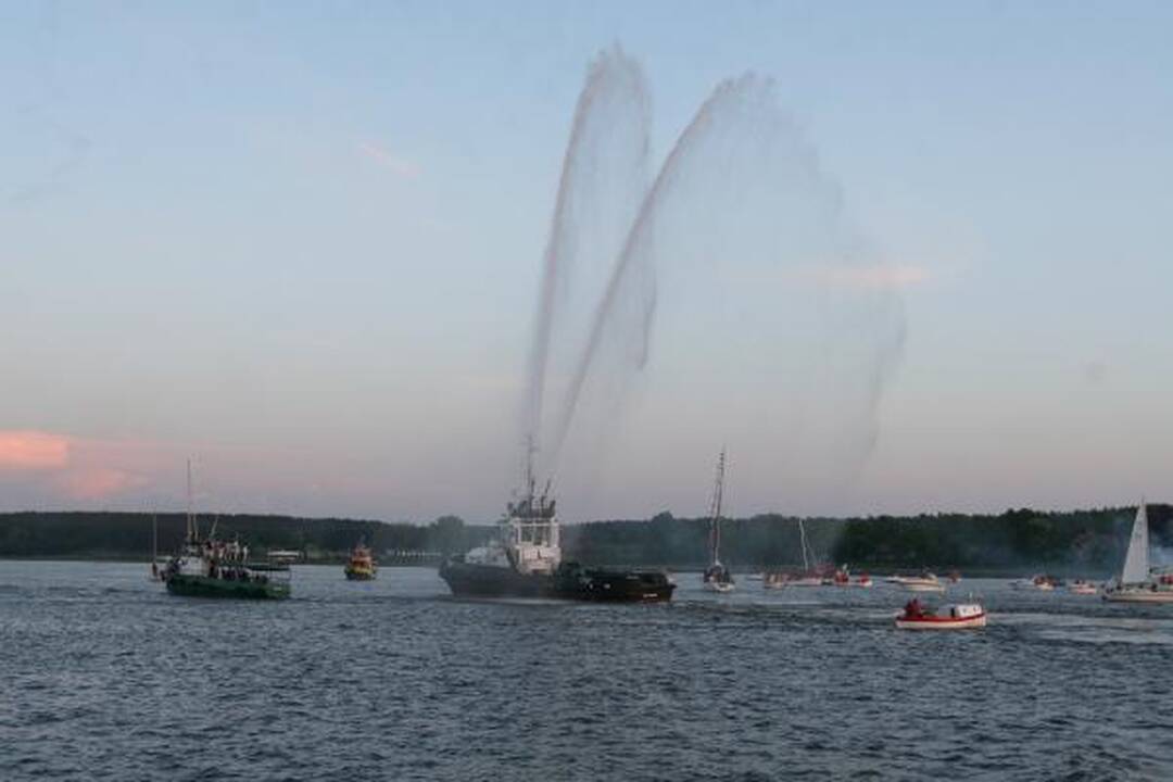 Laivų paradas: fiesta su trenksmais