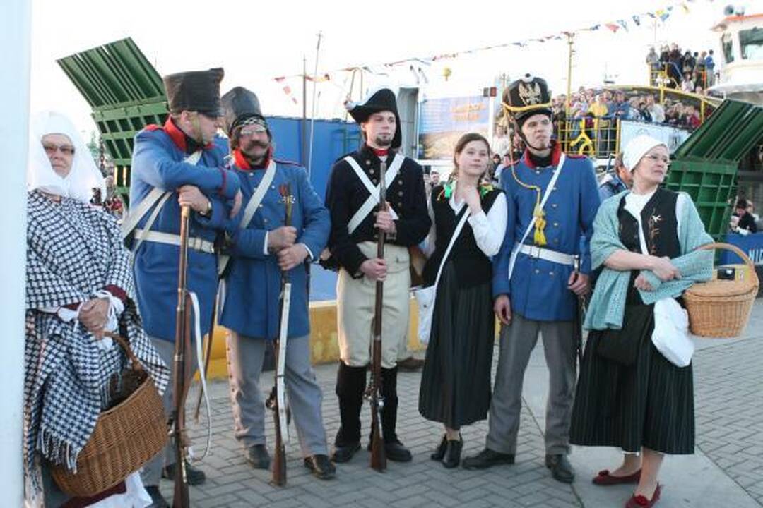 Laivų paradas: fiesta su trenksmais