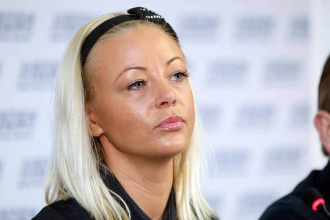 Seriale save vaidinsianti dainininkė Mia žada atskleisti, kas nori ją nužudyti