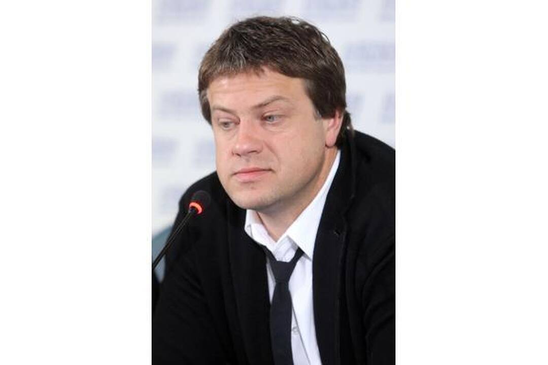 Seriale save vaidinsianti dainininkė Mia žada atskleisti, kas nori ją nužudyti