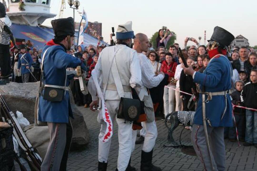 Laivų paradas: fiesta su trenksmais