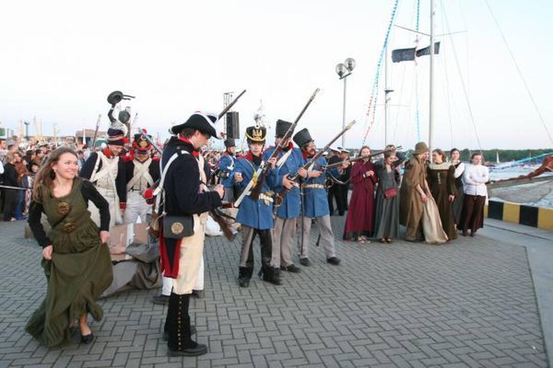Laivų paradas: fiesta su trenksmais