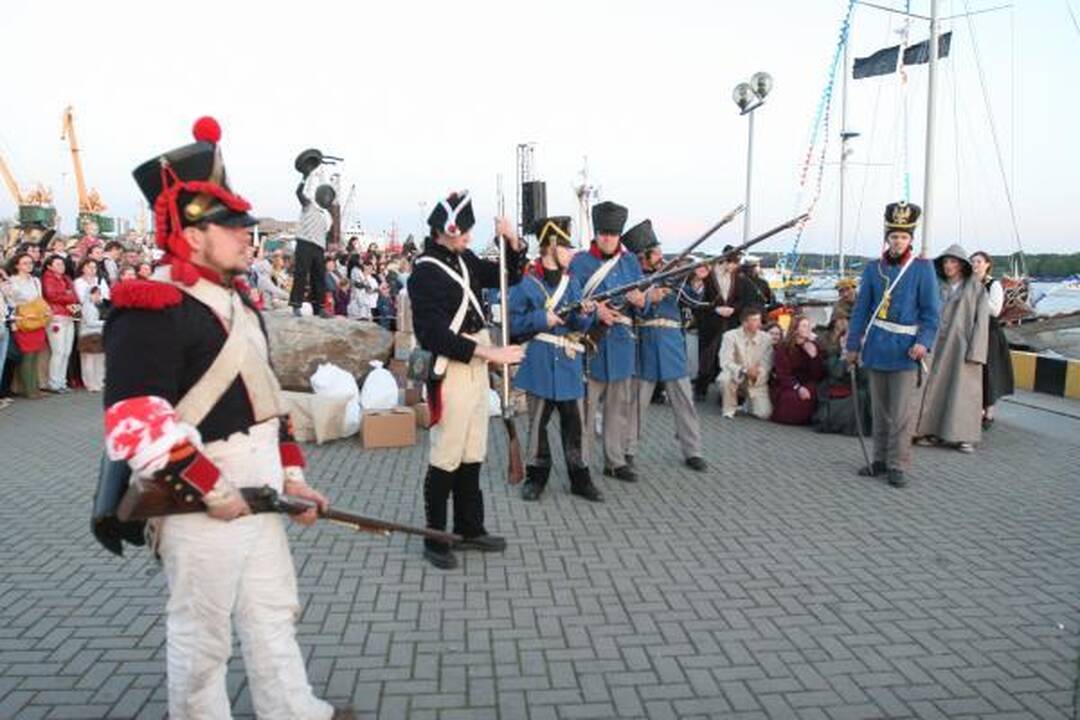 Laivų paradas: fiesta su trenksmais