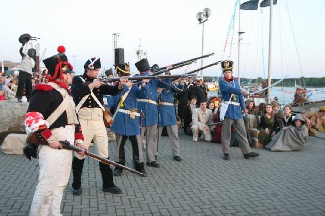 Laivų paradas: fiesta su trenksmais