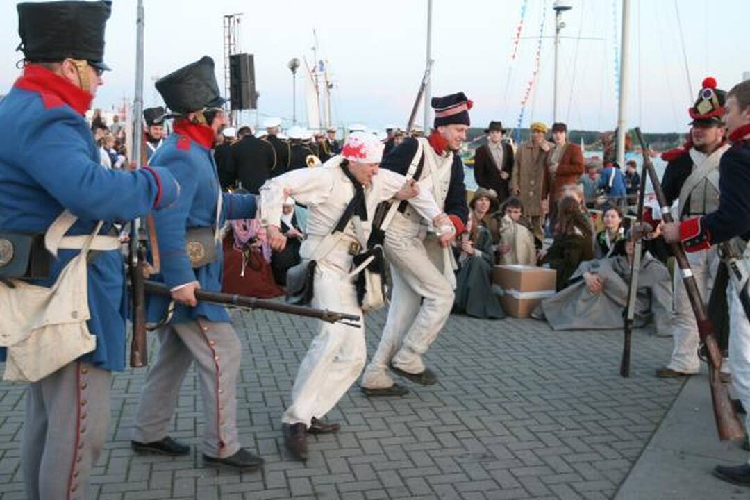 Laivų paradas: fiesta su trenksmais