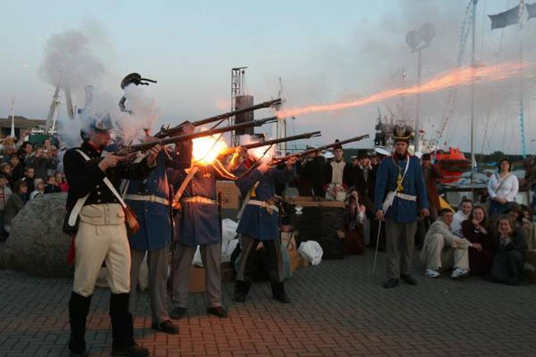 Laivų paradas: fiesta su trenksmais