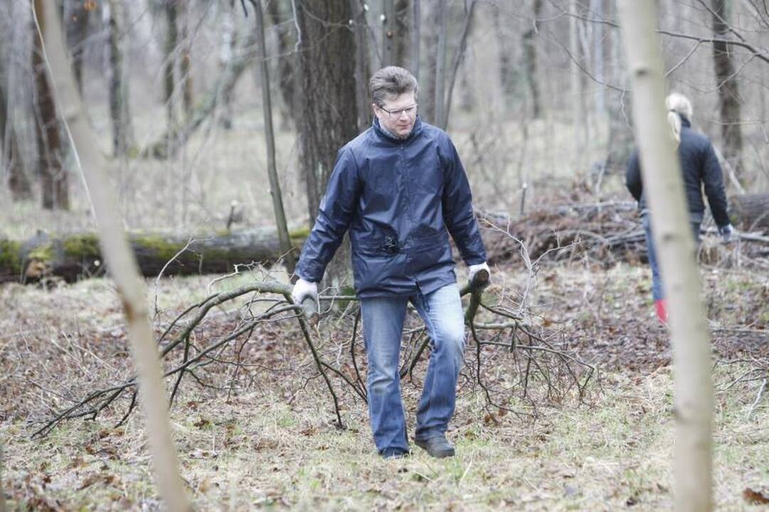 Klaipėdos Jūros parką švarino talkininkai