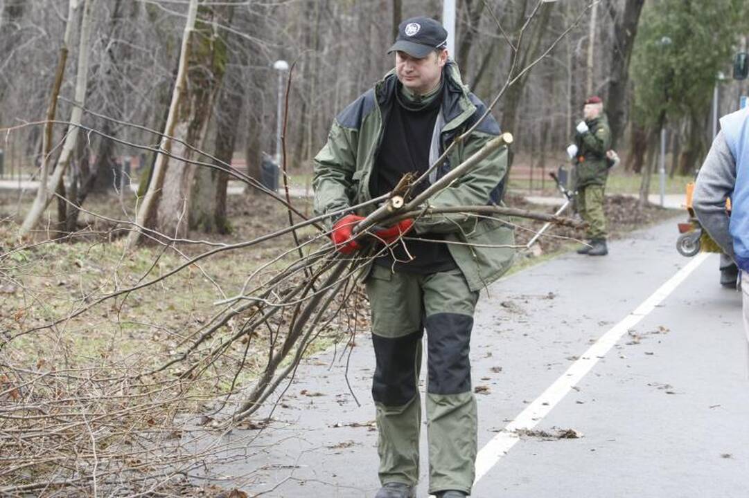 Klaipėdos Jūros parką švarino talkininkai