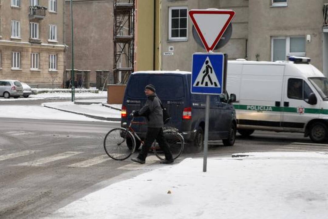 Klaipėdos kelininkai: pirmasis sniegas dzin