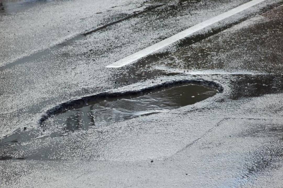 Kuriose Klaipėdos gatvėse tyko pavojingiausios duobės? (pranešk!)