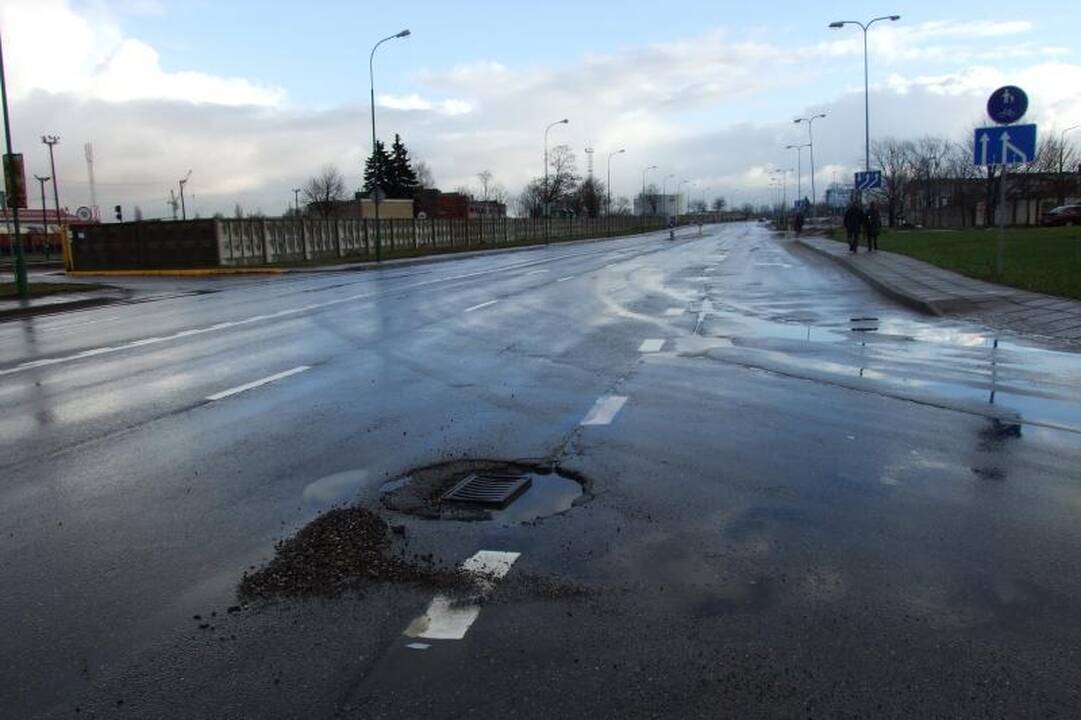 Kuriose Klaipėdos gatvėse tyko pavojingiausios duobės? (pranešk!)