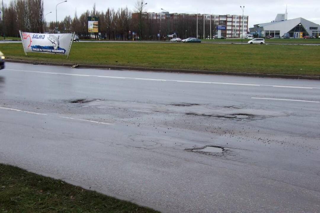 Kuriose Klaipėdos gatvėse tyko pavojingiausios duobės? (pranešk!)