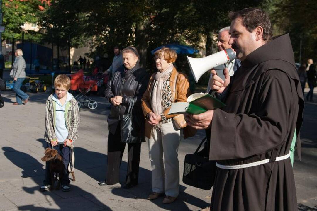 Sereikiškių parke palaiminti naminiai gyvūnai