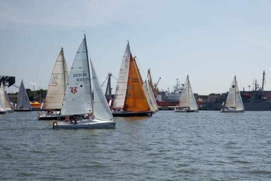 „Kuršių marių“ regata: varginančio etapo finišas – kone po paros