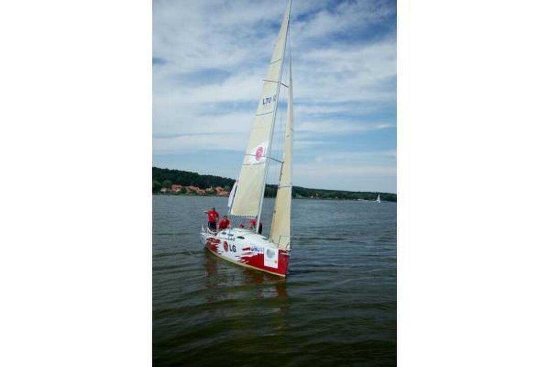 „Kuršių marių“ regata: varginančio etapo finišas – kone po paros