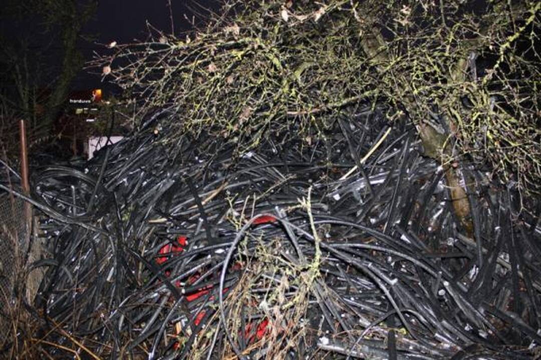 Nelegalioje supirktuvėje rasta 2 tonos metalo
