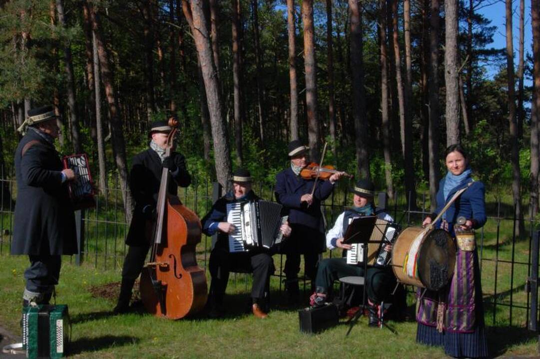 Neringoje vyksta šalies odontologų teniso kovos