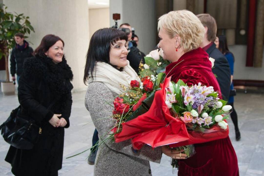 Žiedus sumainė aktoriai I.Norkutė ir A.Žvinys