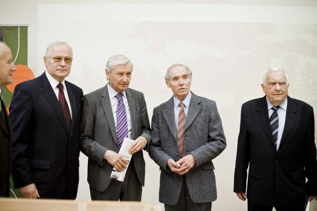 Istorinį krepšininkų triumfą minėjo ir V.Adamkus, ir LTOK prezidentė