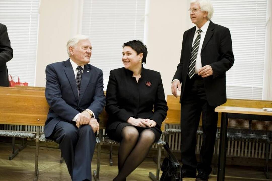 Istorinį krepšininkų triumfą minėjo ir V.Adamkus, ir LTOK prezidentė