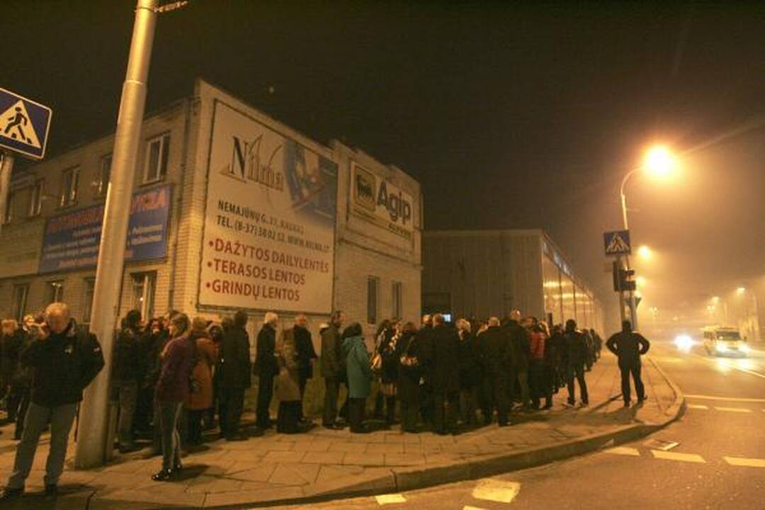 Bohemiečiai Kaune: anšlagas „Pergalės“ angare