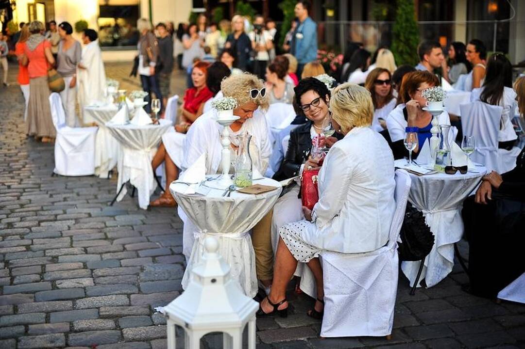 Kaune ketvirtadienio vakarą karaliavo balta spalva