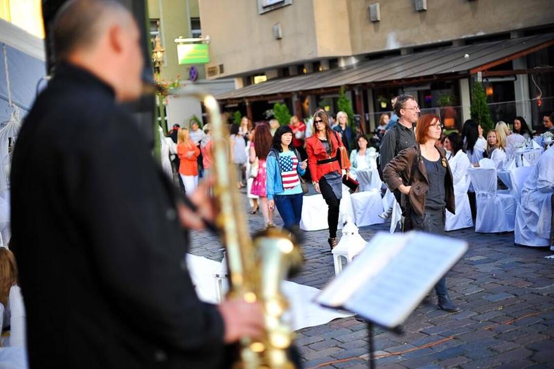 Kaune ketvirtadienio vakarą karaliavo balta spalva