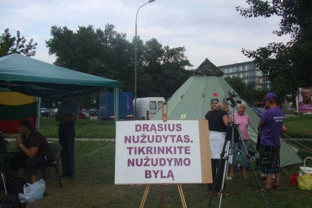 Klonio gatvės sergėtojai saugo ir D.Kedžio kapą