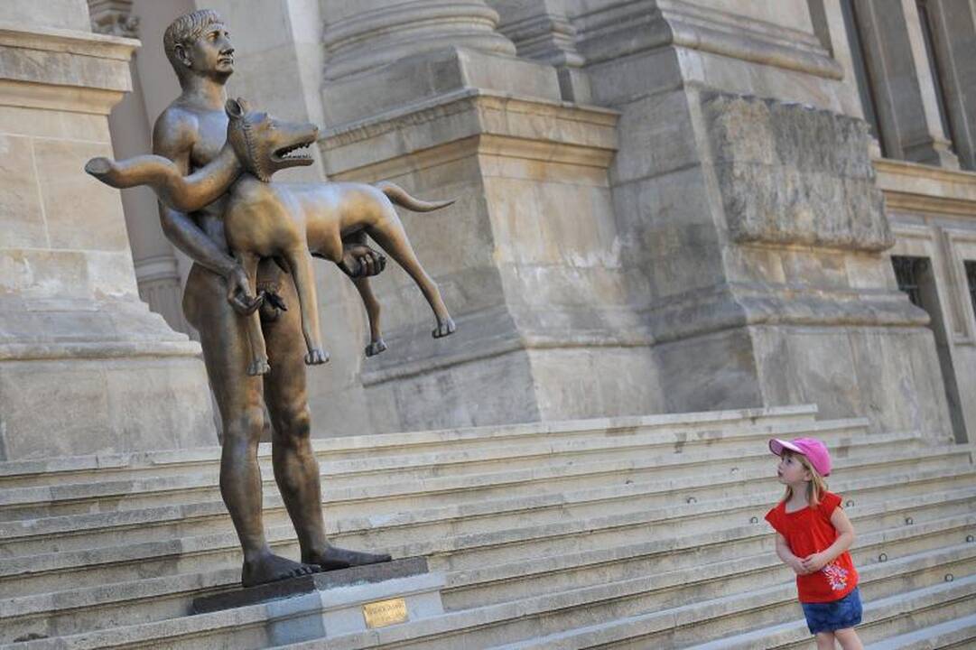 Romos imperatoriaus Trajano statula susilaukė gausios kritikos
