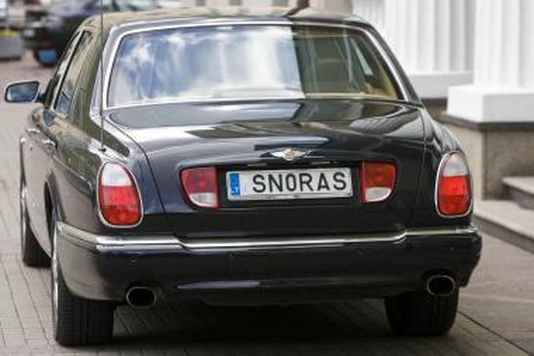 „Snoras“ neigia pranešimus, esą banko akcininkai prašo politinio prieglobsčio