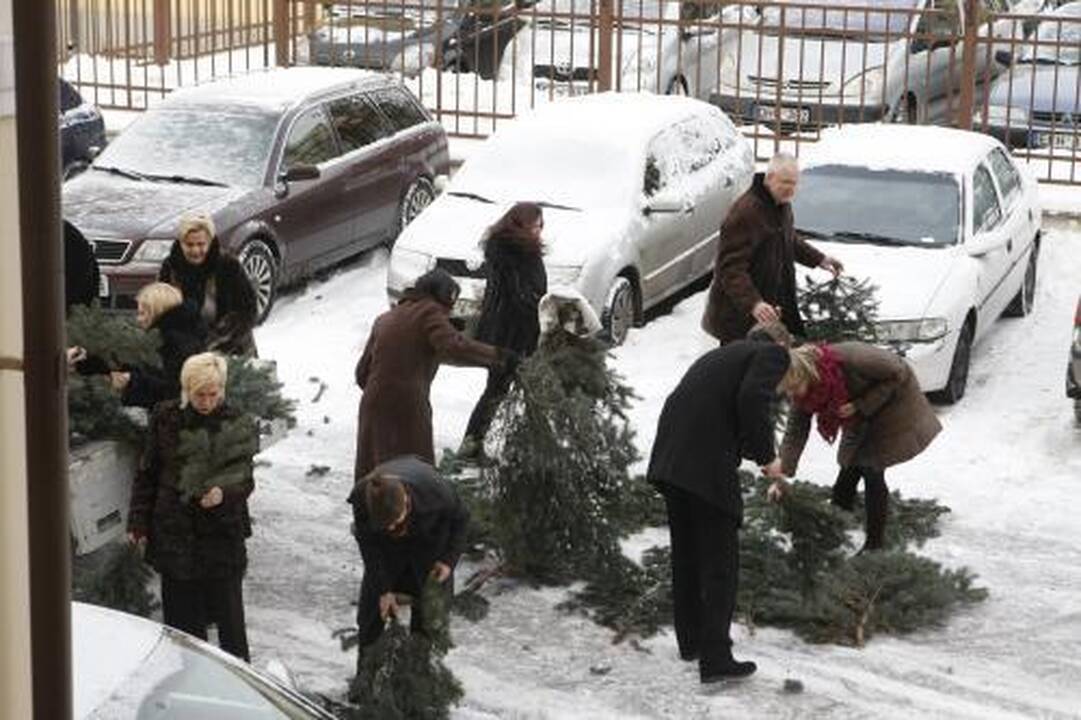 Valdininkai puoš savo kabinetus