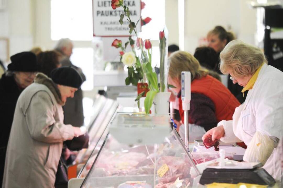 Kasos aparatai turguje stovi dėl grožio