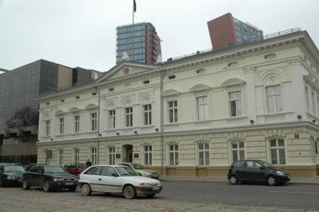 Naikins apskričių viršininkų administracijas