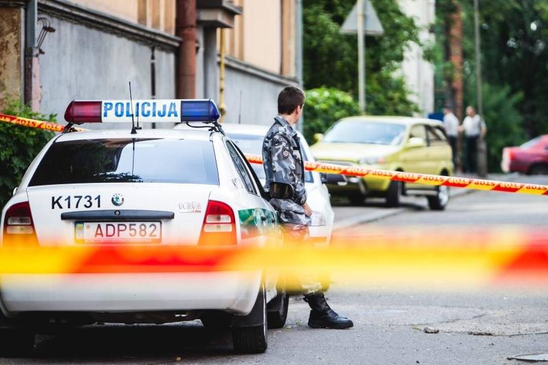 Atomazga: po automobiliu rastas mįslingas prietaisas sunaikintas