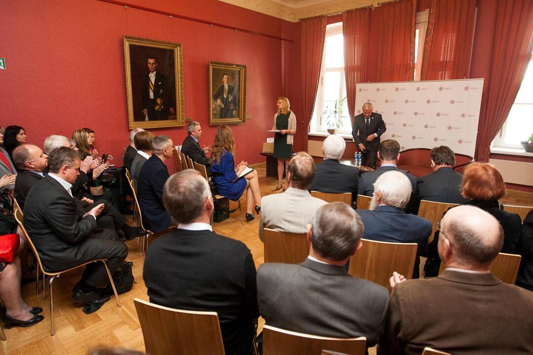 VDU jubiliejinės monetos pristatymas