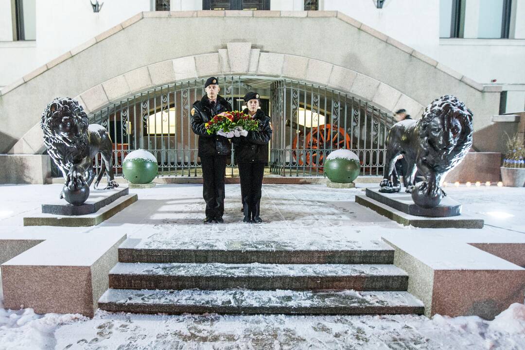 Laisvės laužai Karo muziejaus sodelyje