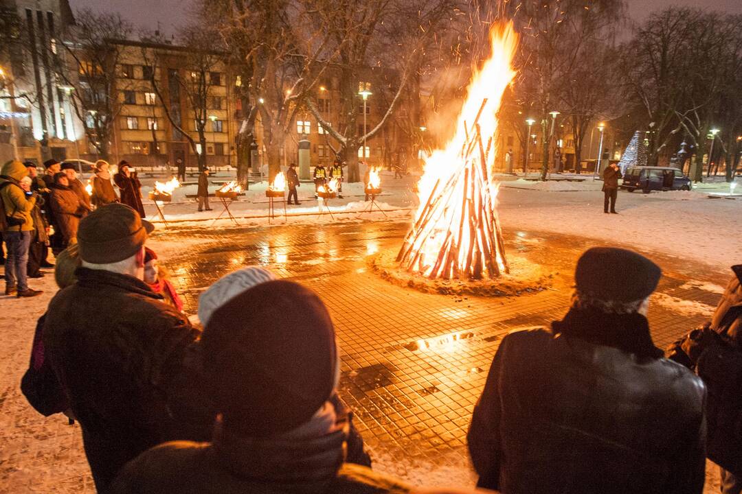 Laisvės laužai Karo muziejaus sodelyje