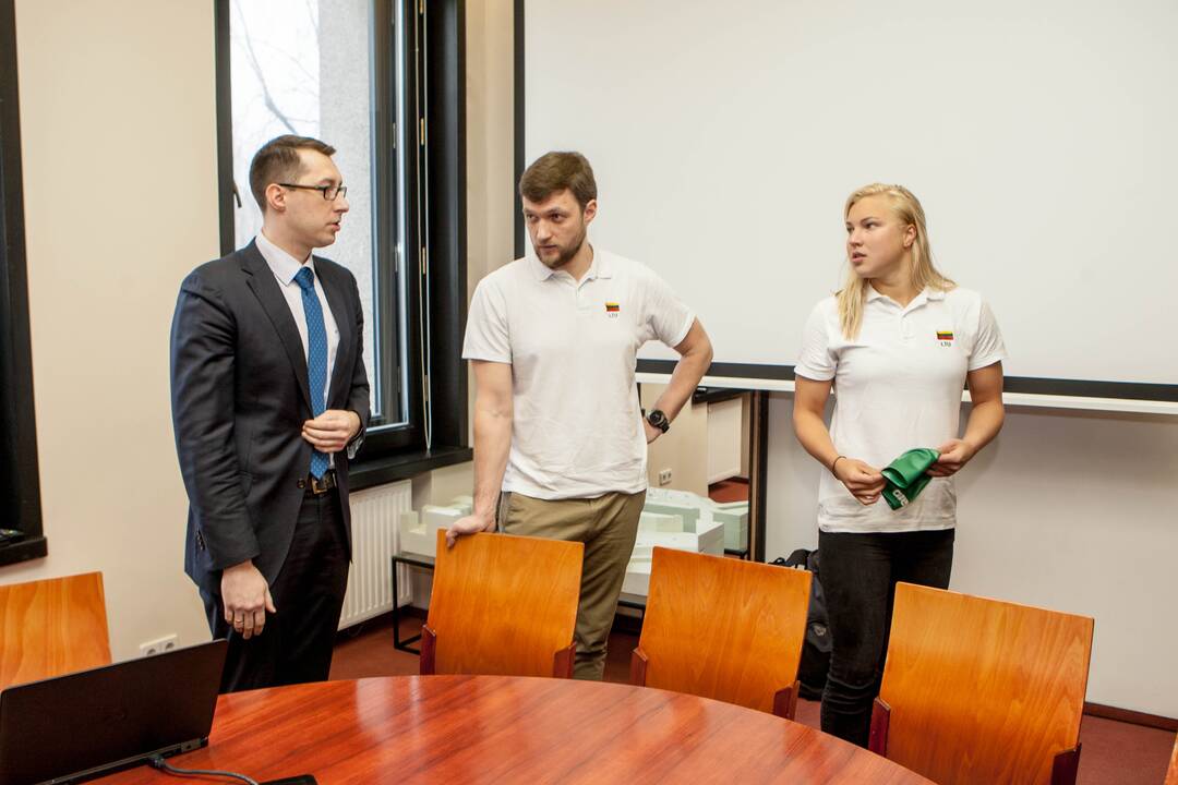 Spaudos konferencija su R. Meilutyte