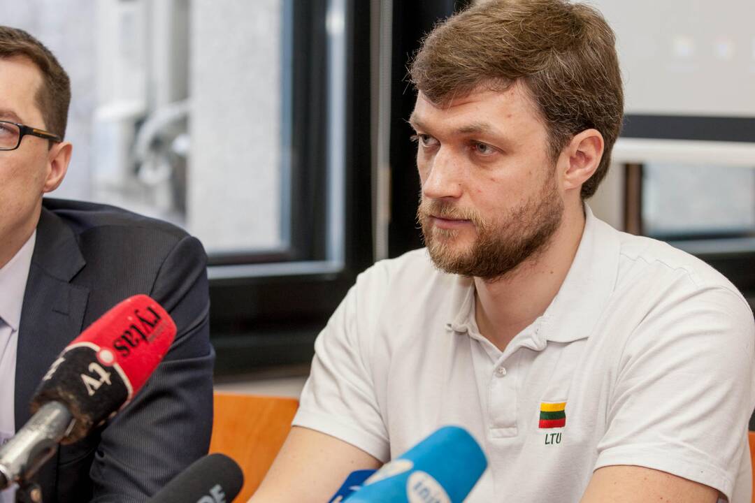 Spaudos konferencija su R. Meilutyte