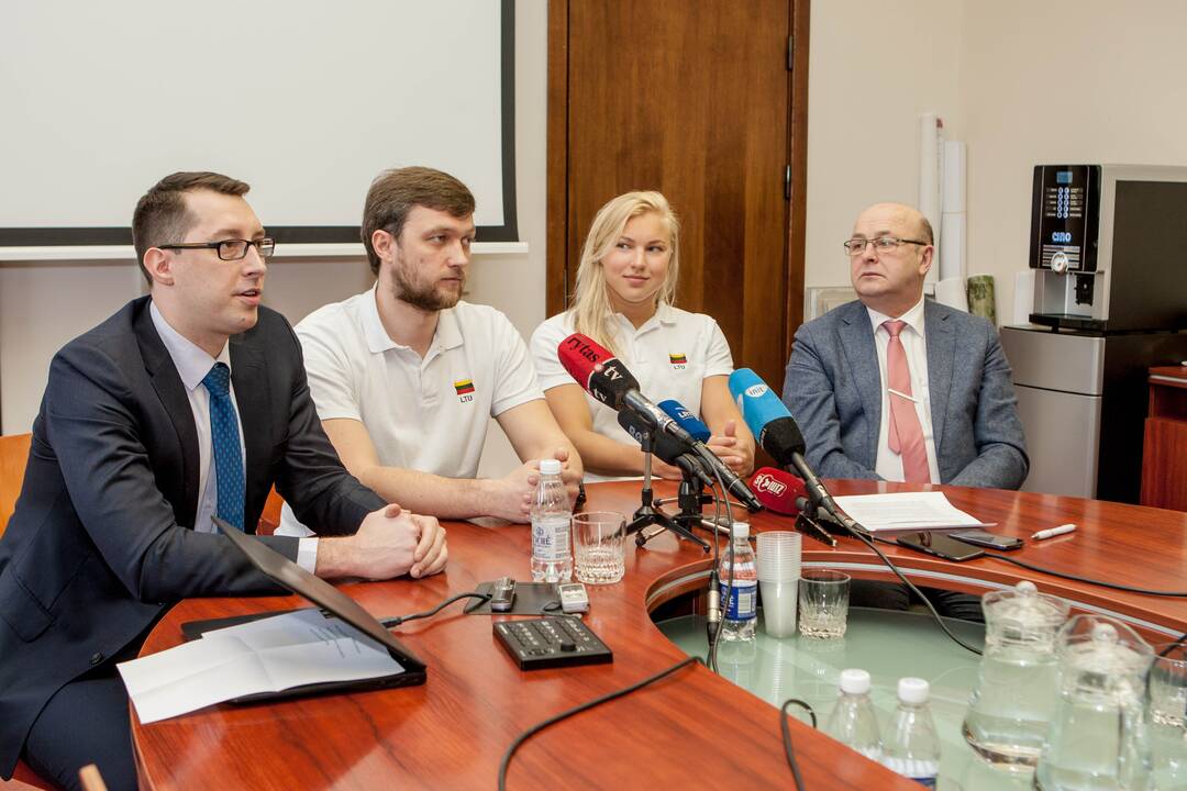 Spaudos konferencija su R. Meilutyte