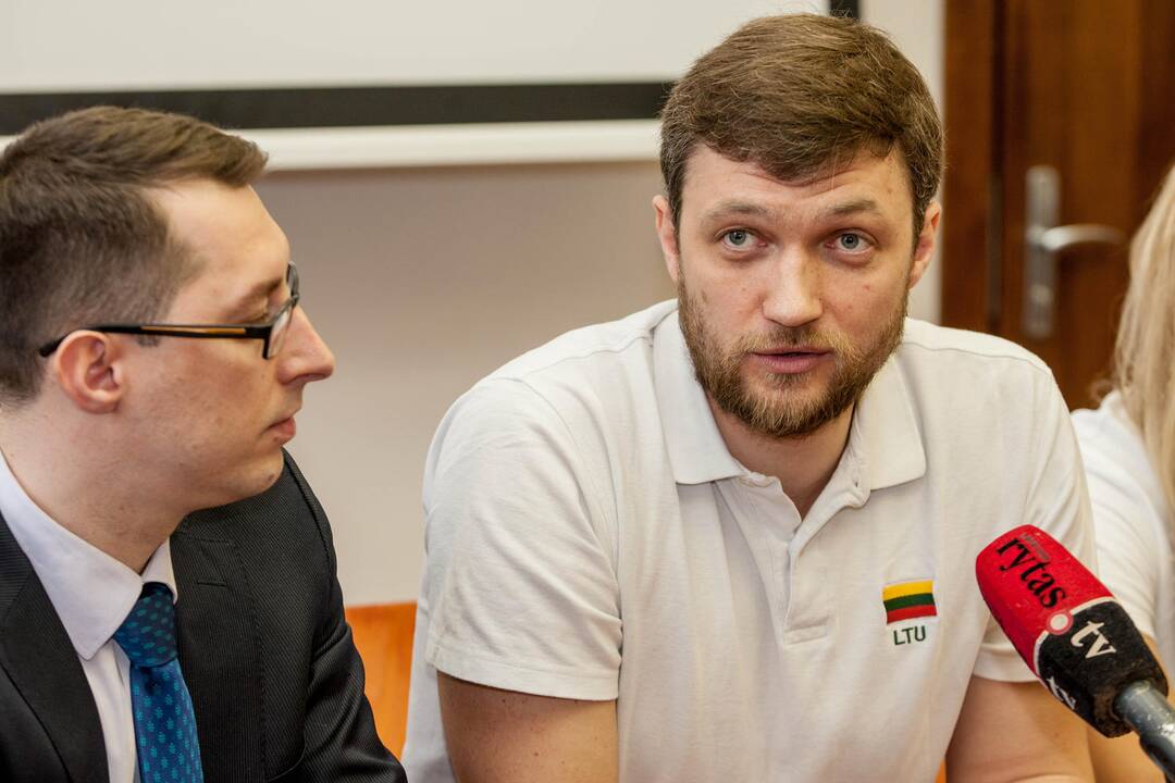 Spaudos konferencija su R. Meilutyte