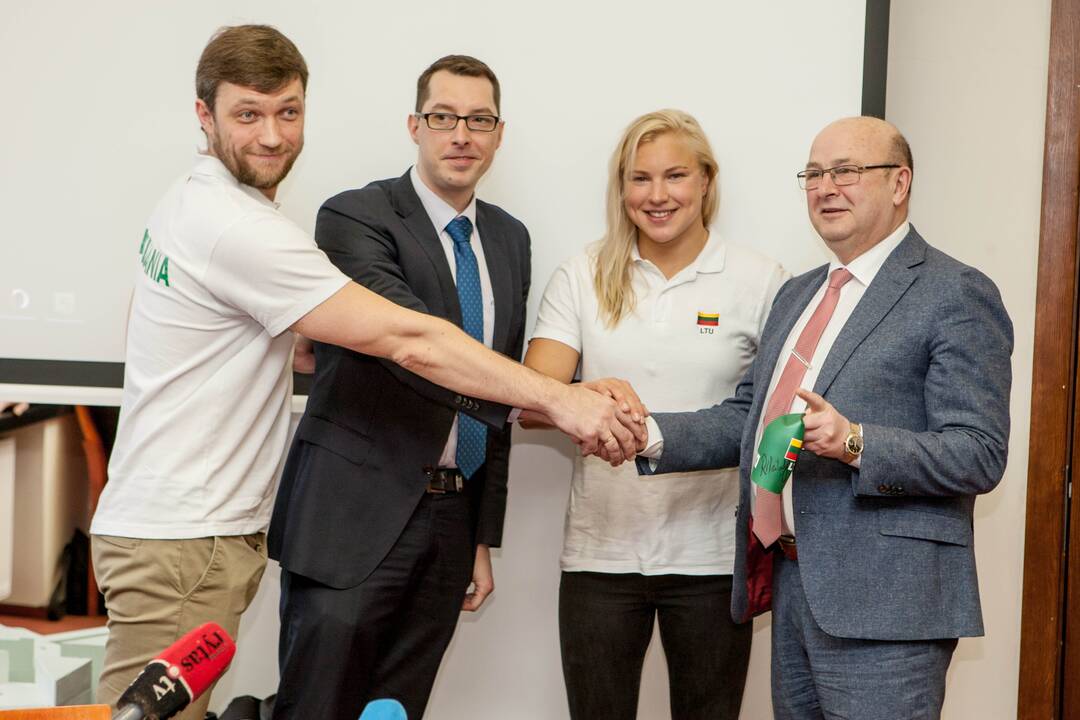 Spaudos konferencija su R. Meilutyte